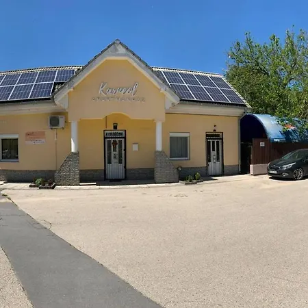 Karneol Apartmanhaz Apartment *