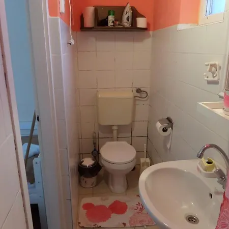 Karneol Apartmanhaz *