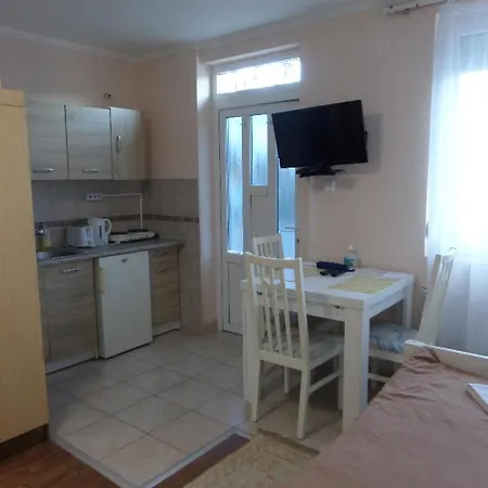 Karneol Apartmanhaz Apartment *