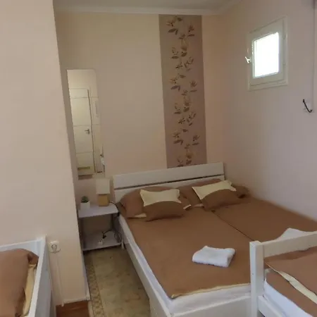 Karneol Apartmanhaz *