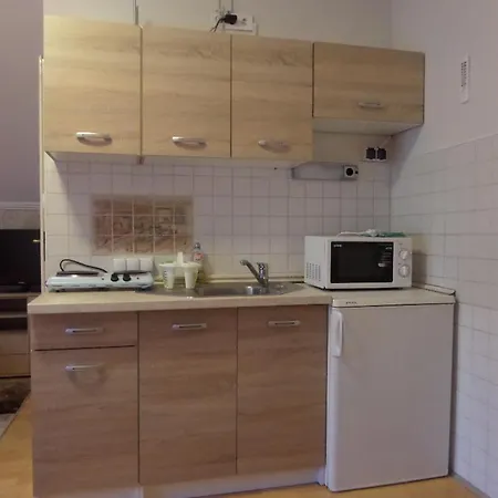Karneol Apartmanhaz * Cserkeszolo