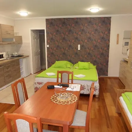 Karneol Apartmanhaz Cserkeszőlő