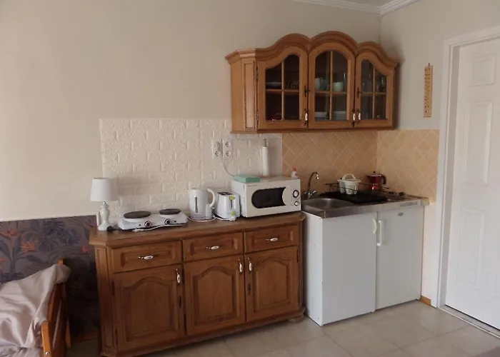 Karneol Apartmanhaz *