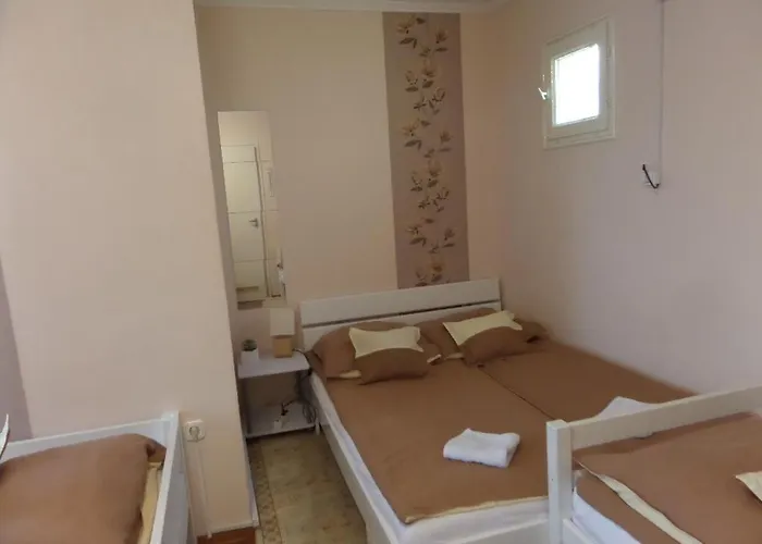 Karneol Apartmanhaz *